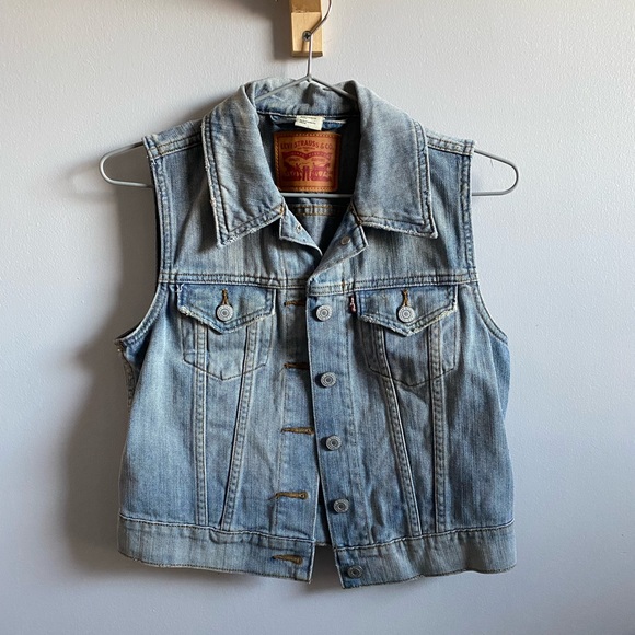 Levi’s Denim Vest - Picture 1 of 6